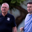 Corinthians demite Fernando Diniz, mas desiste após pedido de jogadores
