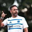 "Inimigos já temos muitos"; afirma Artur Jorge em vitória do Cruzeiro