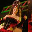 VÍDEO: Anitta é coroada na Grande Rio pela 1ª rainha de bateria da história do Carnaval brasileiro