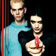 Placebo anuncia quatro shows no Brasil com turnê que celebra 30 anos do álbum de estreia