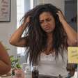 Seu cabelo quebra mesmo sem química? 6 hábitos diários que podem explicar o problema