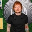 Fãs e internautas reagem ao choro de Ed Sheeran no palco em meio à crise com Macklemore: 'Agindo como vítima'