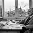 Martin Heidegger, filósofo, 1953: "O verdadeiro perigo tecnológico não está nas máquinas, mas na relação de domínio que o ser humano estabelece com o mundo."