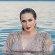 Julie Neff mergulha no amor e na incerteza em clipe gravado na Croácia