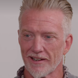 Josh Homme diz que quem pega violão em festa "passa vergonha"