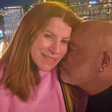 Após 42 anos ao lado de Rick, viúva prepara último adeus ao cantor e explica por que velório será restrito: 'Estará apenas o corpo do nosso amor'