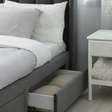 Sem espaço para guarda-roupa? 5 soluções estilosas para organizar o quarto