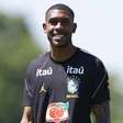 Em treino da Seleção, Rayan manda recado à torcida do Vasco