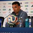 Scaloni promete definição sobre futuro e comenta homenagem a Messi