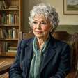 Rita Moreno, aos 94 anos, sobre a maneira como encara cada novo dia: "Confesso que acordo sorrindo; às vezes olho no espelho e penso: quem é essa senhora?"