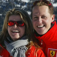 Em documentário, esposa de Schumacher tem aparição rara e fala sobre o acidente sofrido pelo ex-piloto