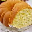 Bolo de coco com limão fofinho, molhadinho, delicioso e com aquele toque azedinho incrível