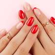 Unhas vermelhas sem cair no clássico: 5 maneiras modernas de usar a cor