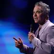 Show de Robbie Williams no Peru é cancelado e artista canta para fãs em frente a hotel