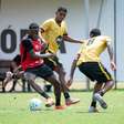 Vitória goleia em jogo-treino antes de duelo decisivo contra a Chapecoense