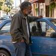 Homem comprou um carro usado e começou a ser abordado por desconhecidos no posto, no mercado e até no trânsito, até perceber que o veículo tinha uma história que o antigo dono nunca mencionou
