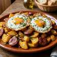 Os cozinheiros concordam: "Os ovos fritos com batatas melhoram se você adicionar alho e cozinhar os ingredientes no mesmo óleo que o chouriço."