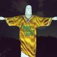 Cristo Redentor entra no clima do Maracanã e ganha projeção da NFL