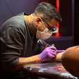 Campanha Doar é Arte transforma tatuagem em incentivo à doação de sangue em Porto Alegre