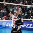 Claudinha se emociona com volta ao vôlei: "Não esperava retornar"