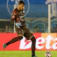 Goleiro do Paysandu faz desabafo após falha: "Luz no fim do túnel"