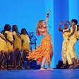 Shakira reencontra Ghetto Kids em show na Espanha e cumpre promessa feita às crianças; assista