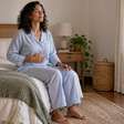 Acordou com a mente acelerada? Este simples exercício de respiração pode ajudar a se acalmar em apenas dois minutos