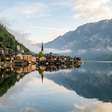 Montanhas que se erguem sobre vales estreitos, um lago alpino e uma história ligada ao sal desde o segundo milênio antes de Cristo: a pequena cidade austríaca cuja paisagem cultural se tornou Patrimônio Mundial