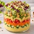 Salada de pote com macarrão: receita prática e deliciosa