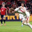 Com um a mais, Inglaterra vence a República Tcheca em Praga