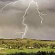 Alerta: Ciclone provoca tempestades e risco de granizo em oito estados nesta terça-feira