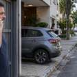 Vizinho estacionava diante da garagem dizendo que ficaria "só cinco minutos", até o dia em que o morador precisou sair às pressas e encontrou o carro bloqueando o portão novamente