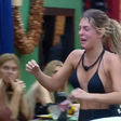'A Fazenda 18': Ana Bruna vai aos prantos após conversa com a produção sobre Serginho Hondjakoff