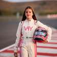 Vicky Farfus, promessa do automobilismo brasileiro, fala sobre carreira e dispara "Quero chegar à F1"