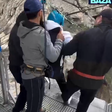 Turista é forçada por instrutores a saltar de atração sobre cânion na Rússia