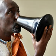 Quem é o ex-apresentador de TV que virou rei em Uganda após disputa pela sucessão