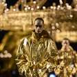 Paris 2027: Anthony Vaccarello pinta de dourado os códigos da YSL; Dior aposta em leveza e fluidez