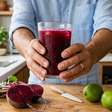 Benefícios do suco de beterraba com limão: o que acontece ao tomar?