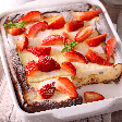 Quer um bolo fofinho para o lanche da tarde? Aprenda essa receita de morango com iogurte