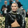 Miley chega ao primeiro lugar na parada de álbuns com 'Bass Persuades'