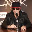 Surreal: Tommy Lee relembra o dia em que injetou uísque nas veias