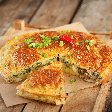 Quer um jantar rápido e proteico? Aprenda a fazer esta torta de atum