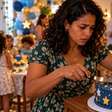 Cliente encomenda um bolo para aniversário infantil, recebe a caixa minutos antes da festa e encontra nome e idade de outra criança escritos na decoração