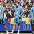 Ancelotti faz sete mudanças e testa Pedro entre os titulares da Seleção
