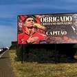 Empresário gasta R$ 11 mil em outdoors para apoiar Cristiano Ronaldo