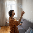 Renove as energias da casa: 4 defumações para fazer em outubro