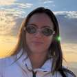 Atriz brasileira é presa pelo ICE no aeroporto de Los Angeles e está detida há mais de um mês