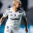 Destaque do Santos, Gabigol alfineta o campo da Vila Belmiro