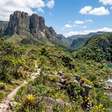 Cachoeiras, cânions, cavernas e campos rupestres em mais de 31 mil hectares: o parque mineiro que se estende por quatro municípios na Serra do Espinhaço