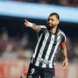 Gabigol marca duas vezes e Santos vence São Paulo de virada no Morumbis